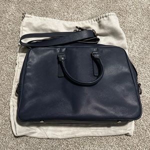 Wylson messeneger bag
Navy color